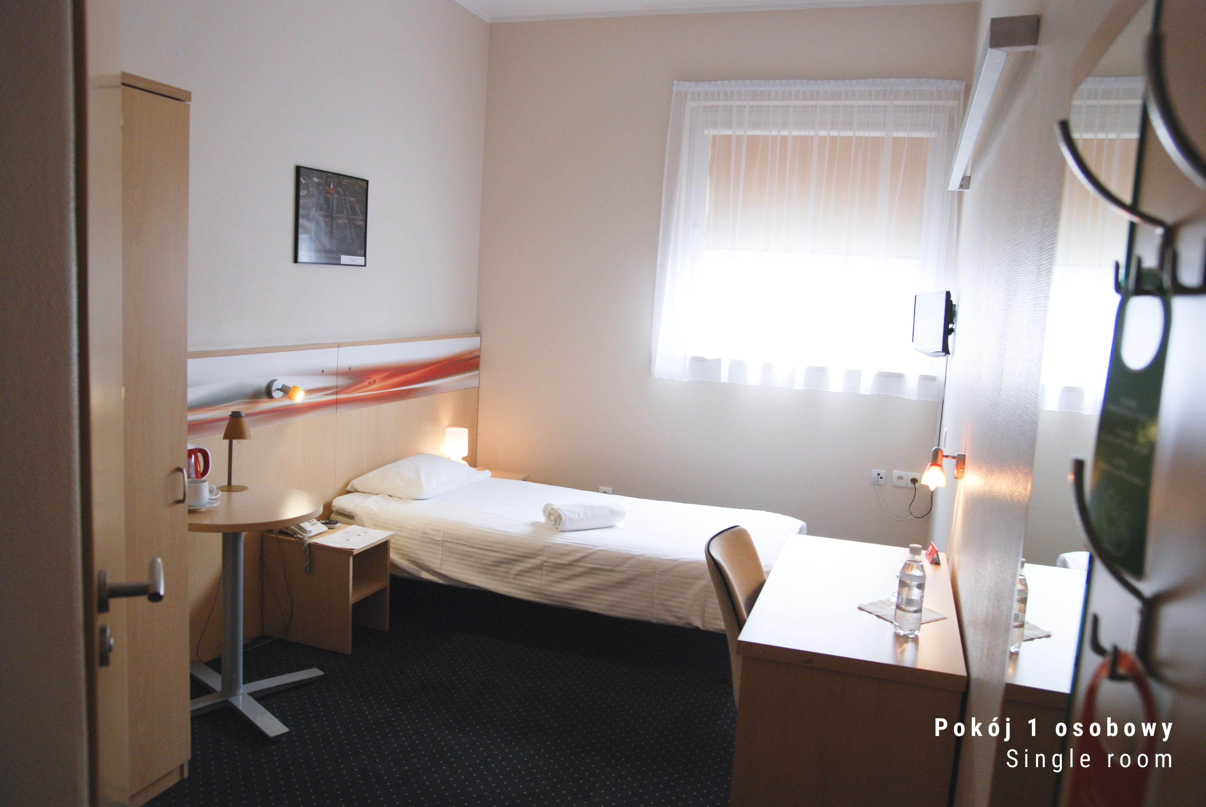 Economy Silesian Hotel Katowice Zewnętrze zdjęcie