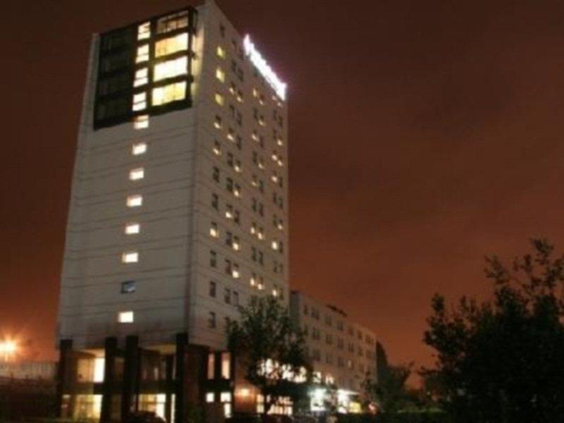 Economy Silesian Hotel Katowice Zewnętrze zdjęcie